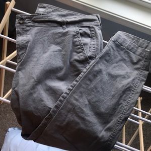Gray Old Navy Skinny Fit - Size 18